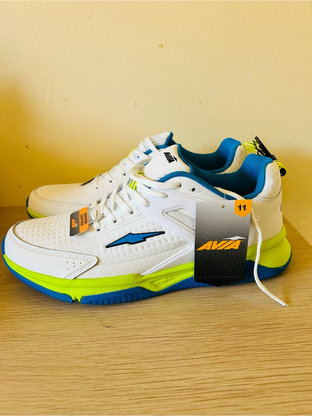 Avia Men’s tennis shoe 11